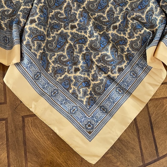 # The Rack Scarf. - Picture 2 of 9